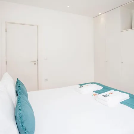 Liiiving In - Sunny Santa Catarina Apartment